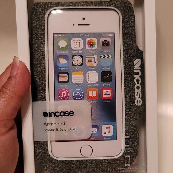 NIB-2pc. Iphone 5 Cellphone Case and Arm Band bundle - Picture 4 of 5